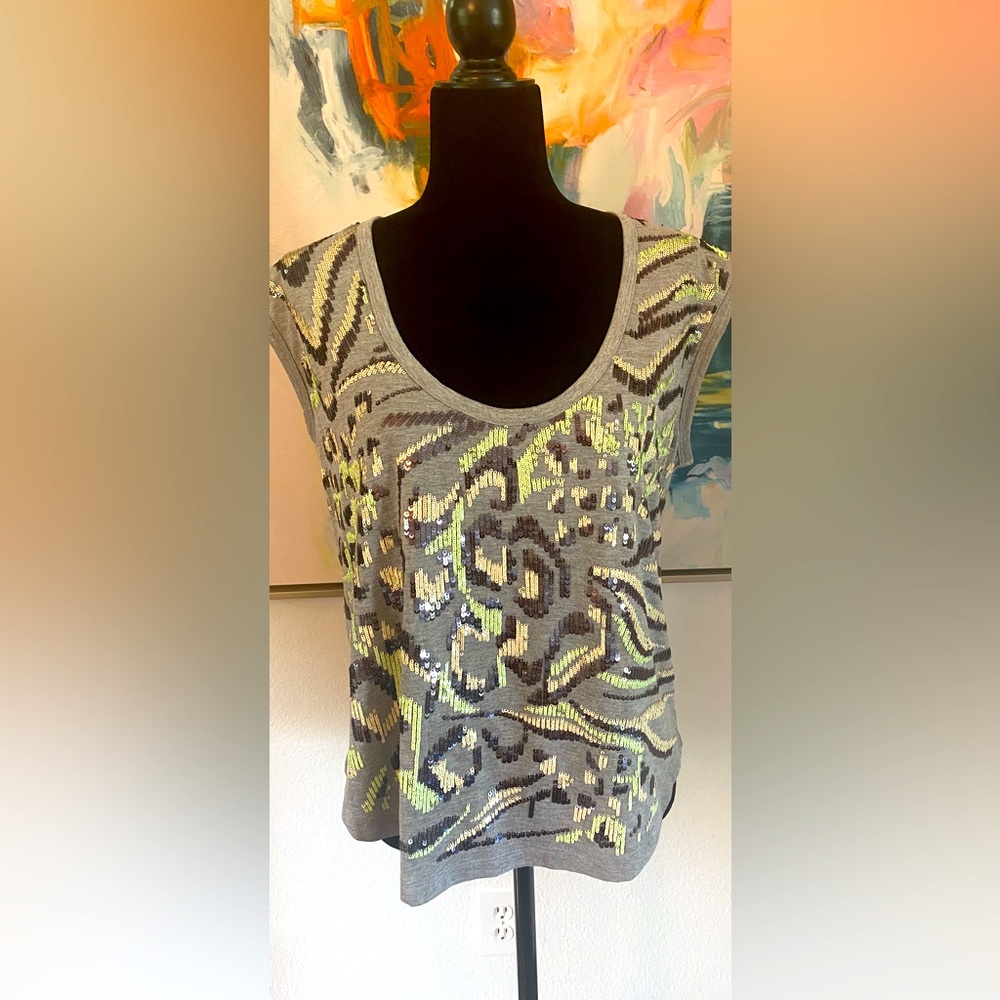 Beaded T-shirt Gray sequins (Green/black/off white)